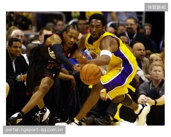 NBA球员被晃倒后还滑出三米的秘密：到底发生了什么？
