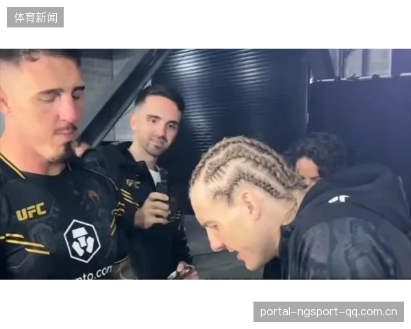 UFC冠军的胜利后庆祝：赛后吃披萨被拍的背后故事